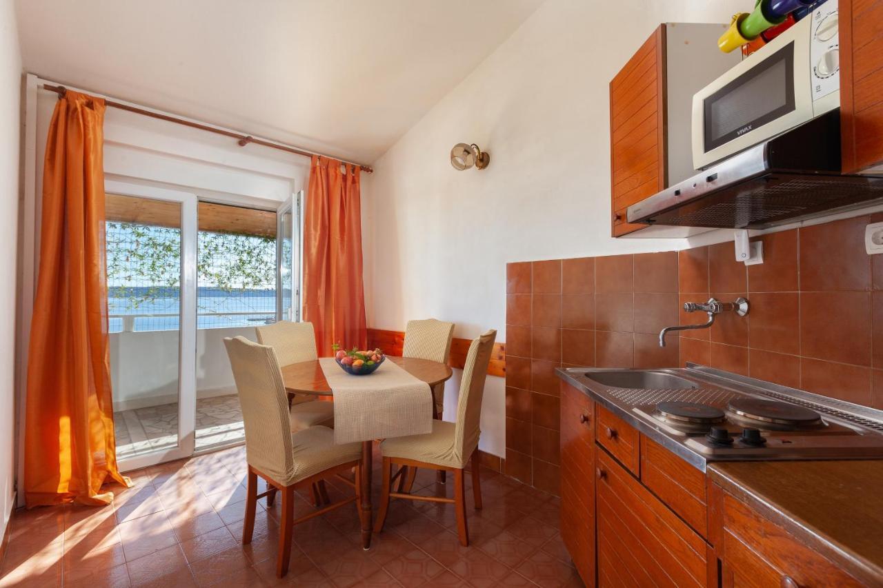 Apartments By The Sea Igrane, Makarska - 310 외부 사진