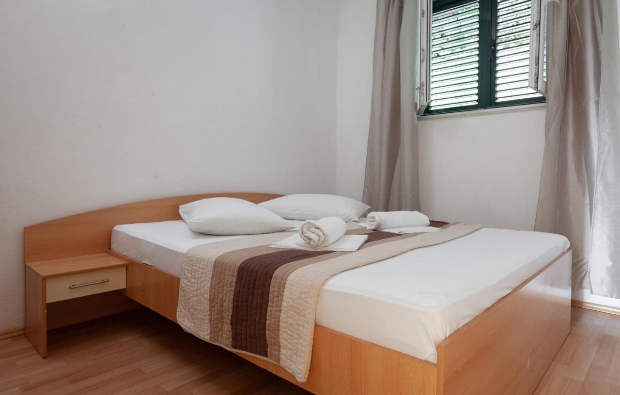 Apartments By The Sea Igrane, Makarska - 310 외부 사진