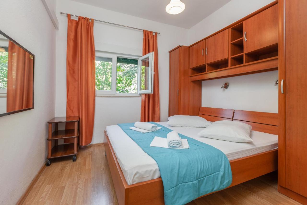 Apartments By The Sea Igrane, Makarska - 310 외부 사진