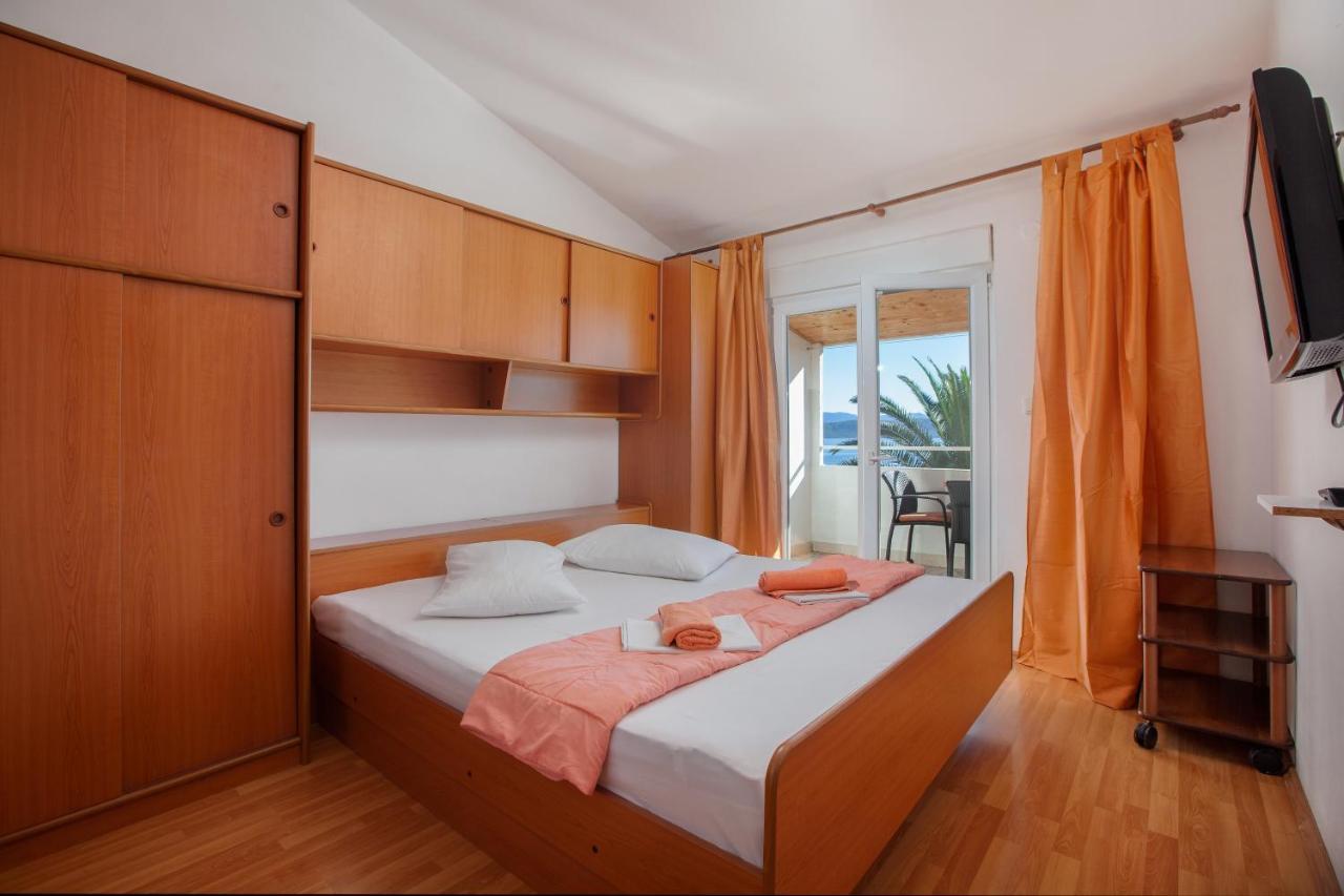 Apartments By The Sea Igrane, Makarska - 310 외부 사진