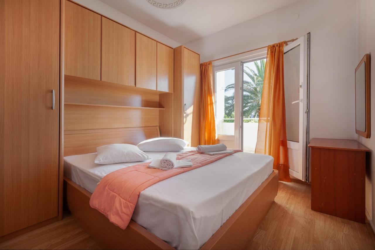 Apartments By The Sea Igrane, Makarska - 310 외부 사진