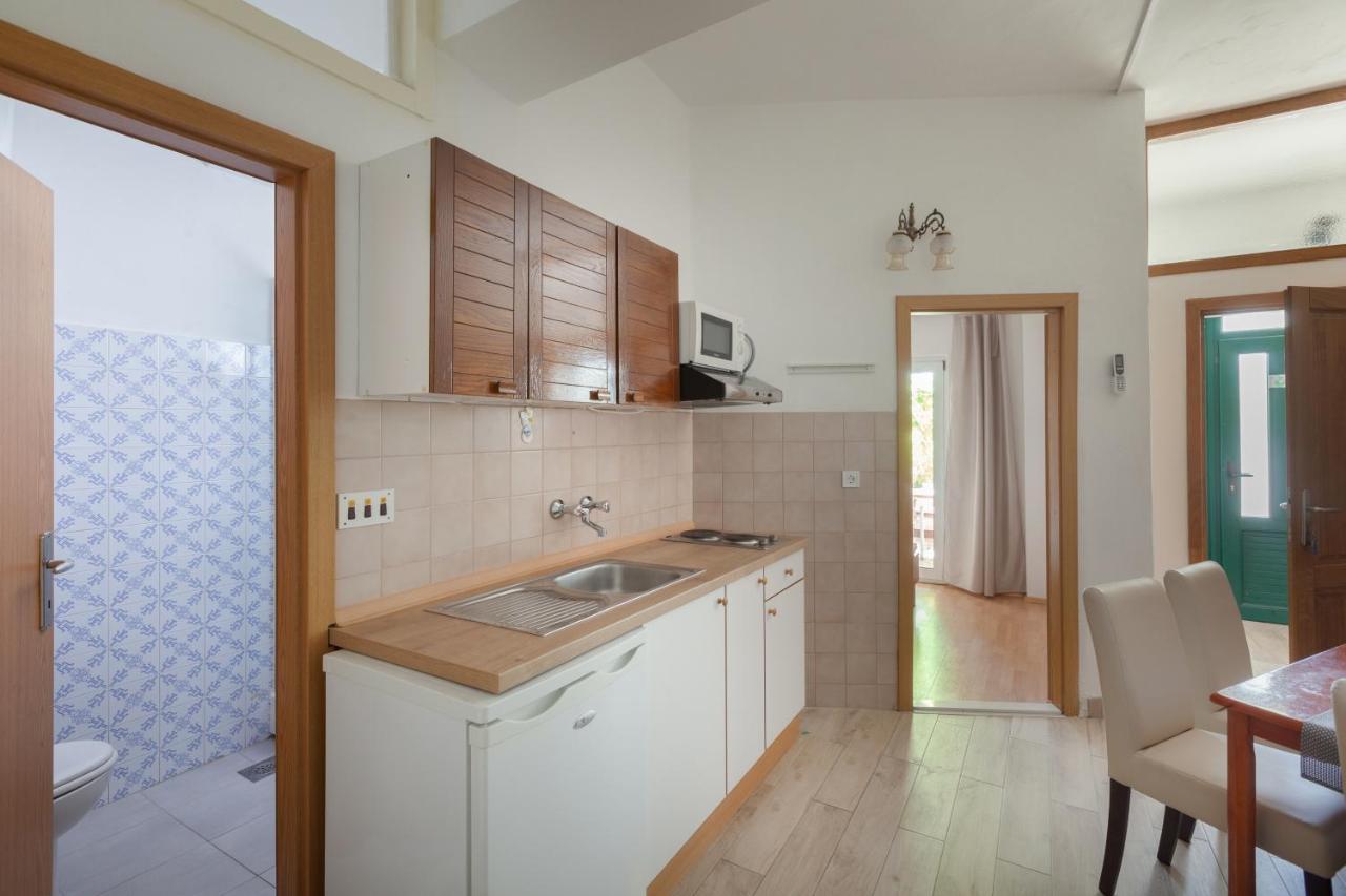 Apartments By The Sea Igrane, Makarska - 310 외부 사진